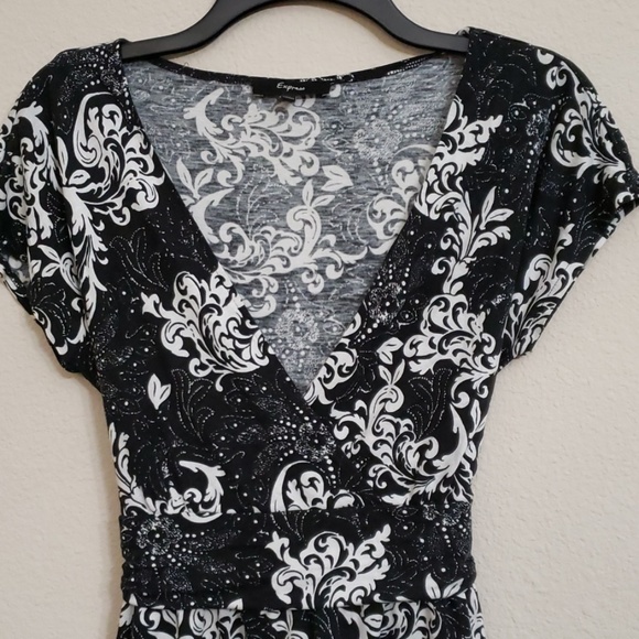 Pretty black & white top - Picture 2 of 3